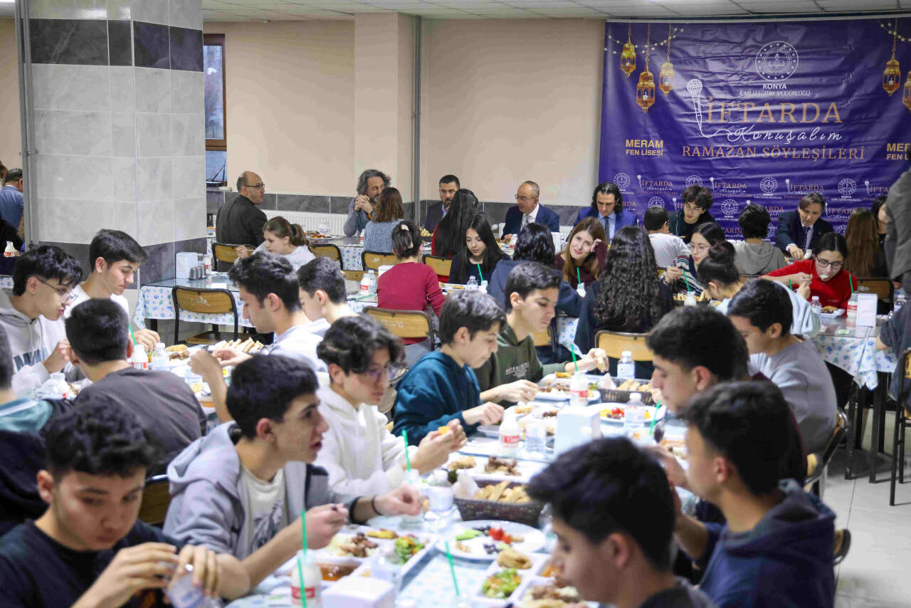 Meram’da klasik oldu! Fen liseliler yine hediyeleri kaptı 1